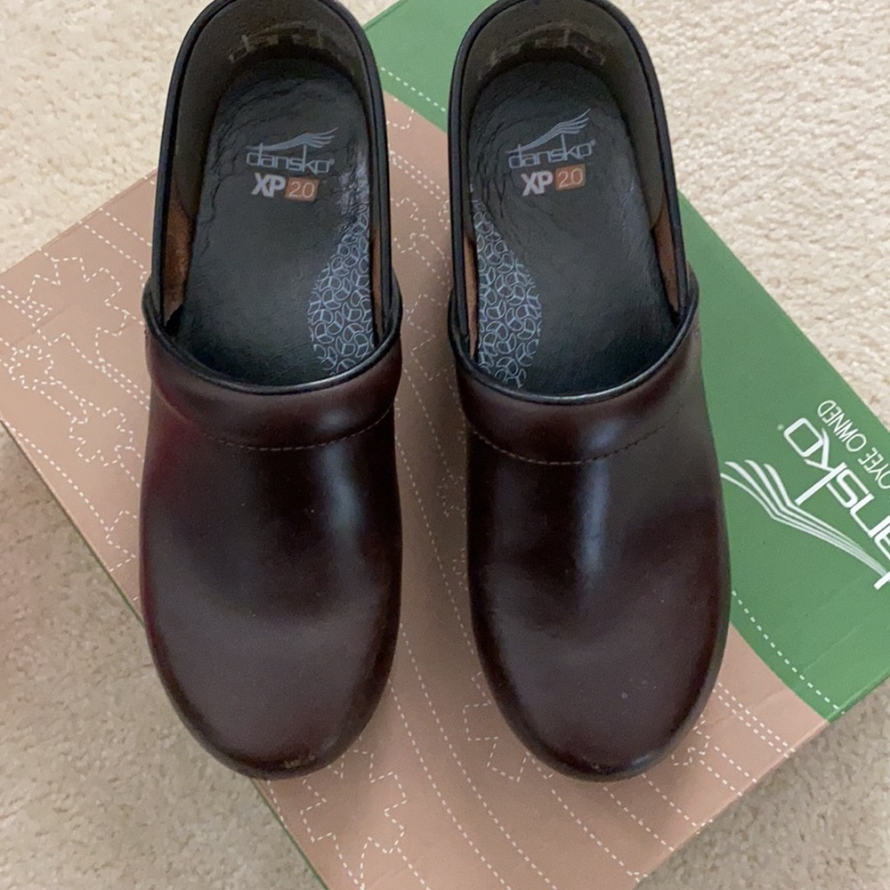 Dansko xp20 size 40 or 91/2